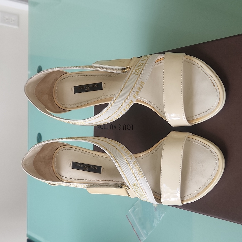 Louis Vuitton sandals. Size 37.5. Ivory color. - Picture 9 of 12